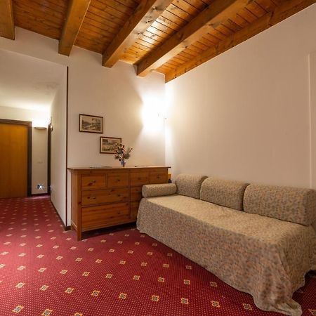 Albergo Ristorante Leon D'Oro エステ エクステリア 写真