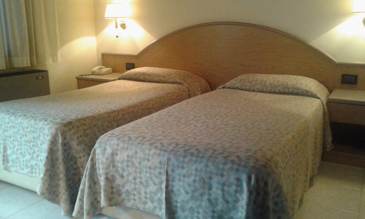 Albergo Ristorante Leon D'Oro エステ エクステリア 写真