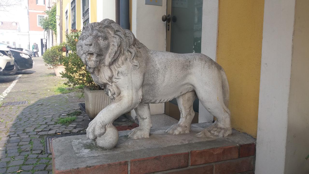 Albergo Ristorante Leon D'Oro エステ エクステリア 写真